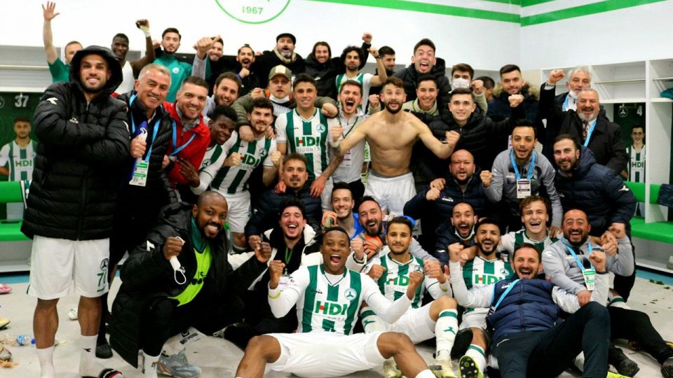 Giresunspor liderliğini sürdürdü
