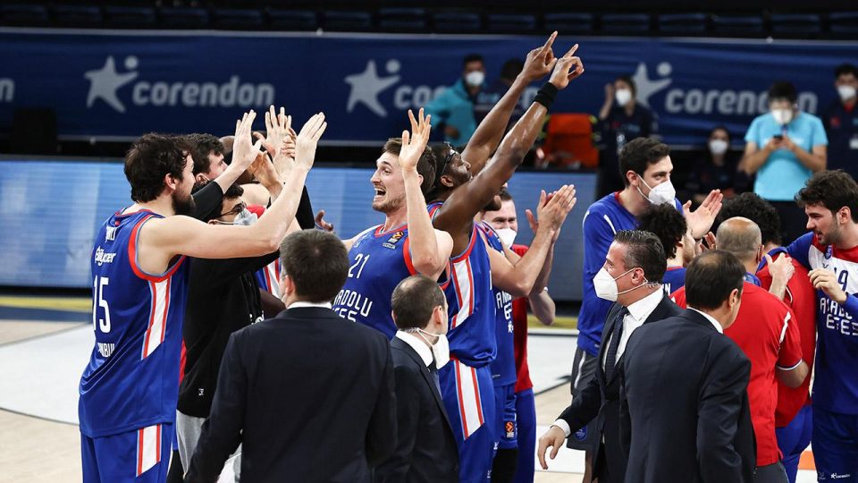 Anadolu Efes Avrupa’da tarih yazma peşinde