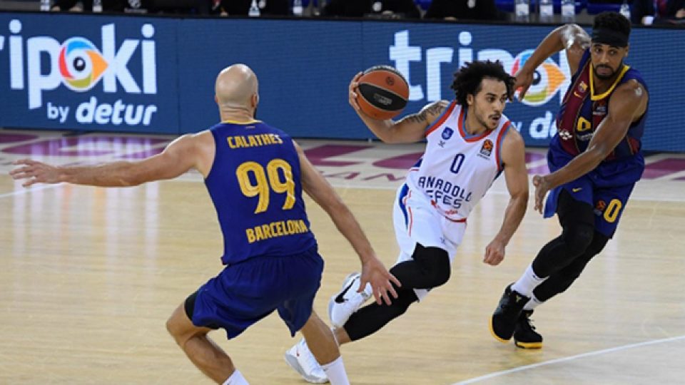 Anadolu Efes şampiyonluk için parkede