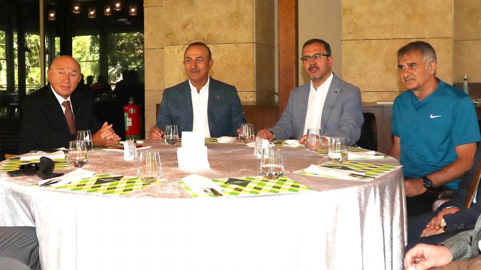 Bakan Kasapoğlu ve Bakan Çavuşoğlu’ndan millilere ziyaret