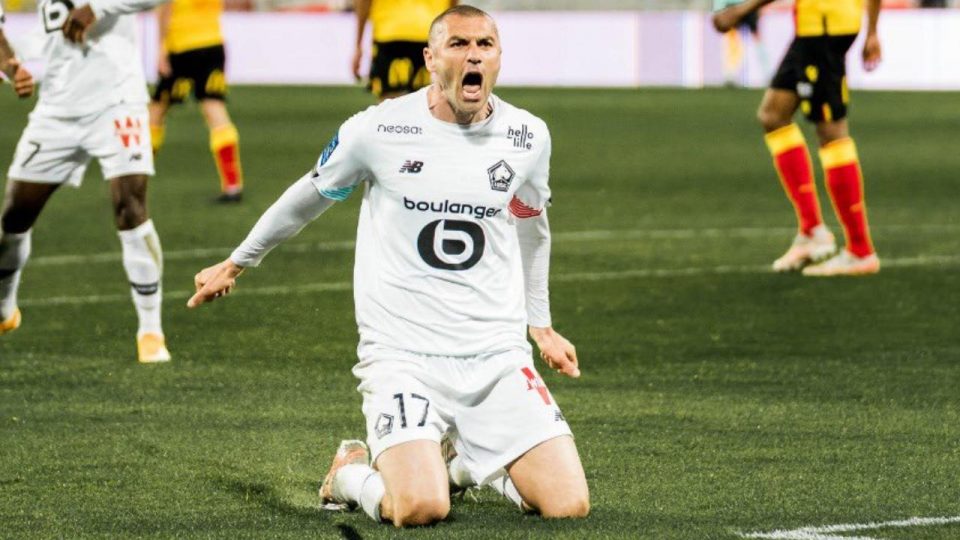 Burak Yılmaz Fransa’da en iyi oyuncu ödülüne aday