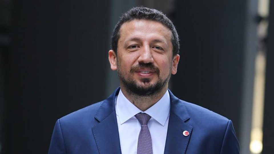 Hidayet Türkoğlu Anadolu Efes’in zaferini TRT Haber’e değerlendirdi