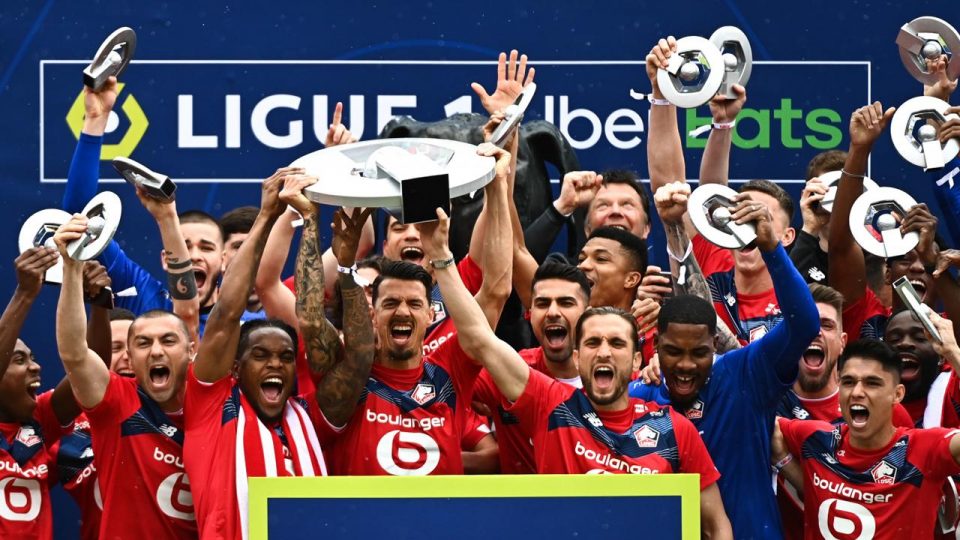 Lille şampiyonluk kupasını aldı