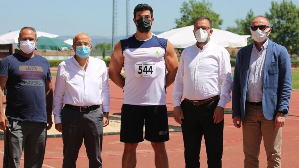Milli sporcu Enes Çankaya, Türkiye rekorunu geliştirdi