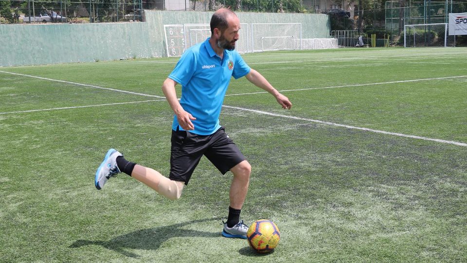 Protez bacaklı antrenör Pro Lisans’ta dünyada ilk olmak istiyor
