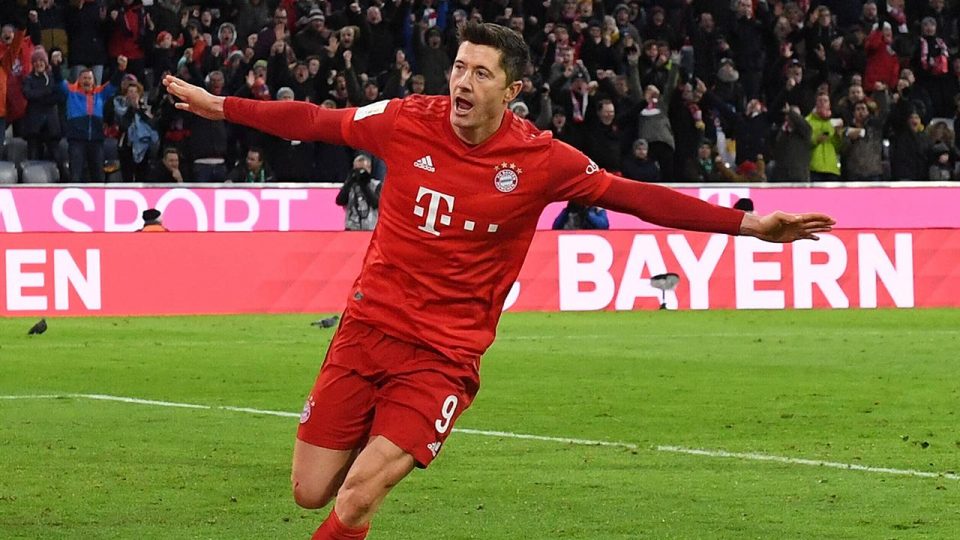 Robert Lewandowski, Gerd Müller’in rekorunu kırdı