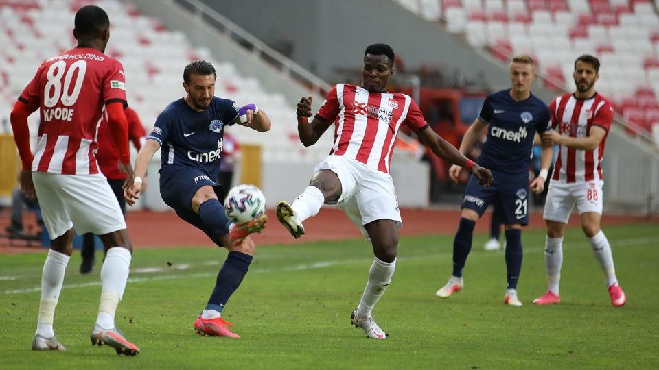 Sivasspor Kasımpaşa karşısında