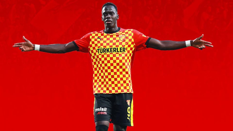 Göztepe Ndiaye’yi bırakmadı